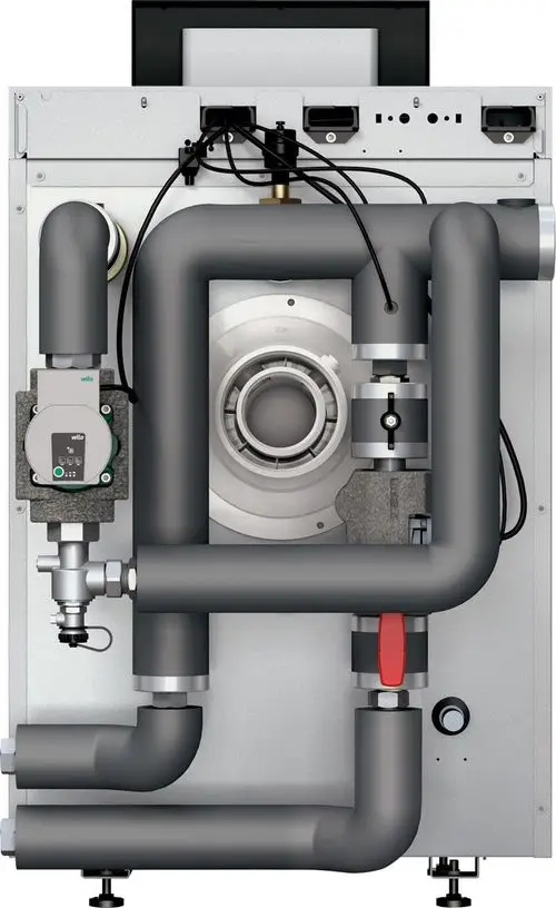 Rückansicht eines Heizungsmoduls mit mehreren Rohrleitungen und einer Pumpe. Bosch-Komponenten sind deutlich sichtbar, die Leitungen sind in einem grauen Farbton gehalten.
